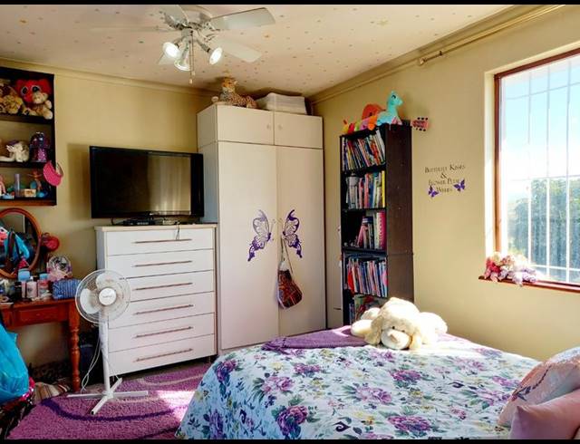 9 BEDROOM HOUSE FOR SALE IN SHELLY BEACH